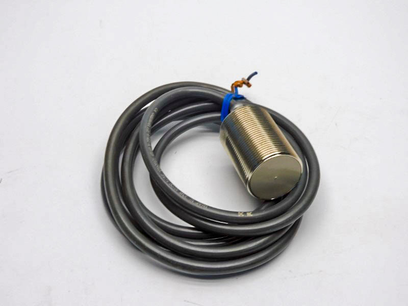OMRON E2E-X10D2-N 12-24VDC NSNP