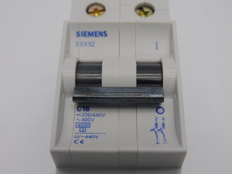 SIEMENS 5SX52-C16 440V 16A NSNP