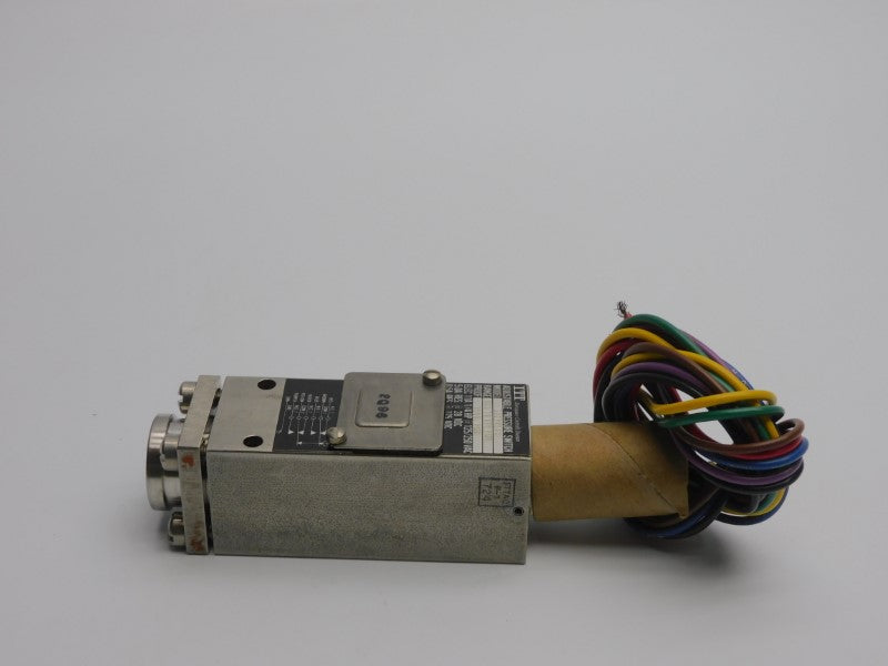 ITT 122P8S55 250VAC 11A 525-875PSI NSNP
