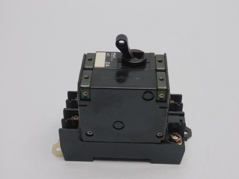 FUJI ELECTRIC CP32EM/2W 250VAC 2A (AS PICTURED) NSNP