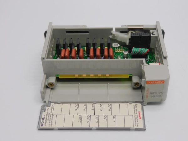 ALLEN BRADLEY 1769-OA8 SER. B F/W 3.1 REV. 2 85-265VAC 10A (NO CONNECTOR) UNMP