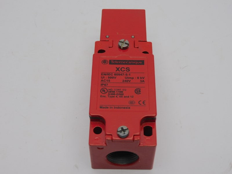 TELEMECANIQUE XCSA701 500V 3A NSMP