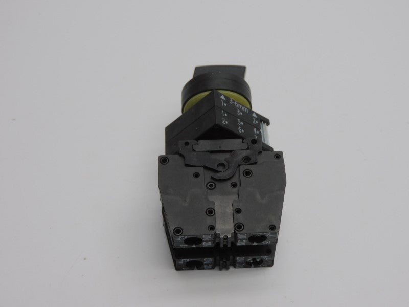 SIEMENS 3SB3400-0A 400V 10A (AS PICTURED) NSNP