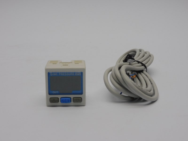 SMC ZSE30-01-65-L 12-24VDC NSMP