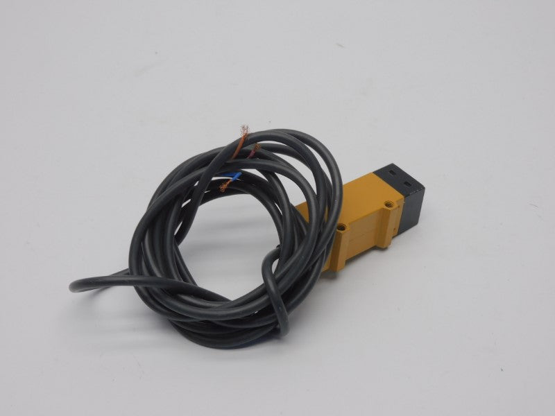 OMRON E3S-5LB4 12-24VDC UNMP