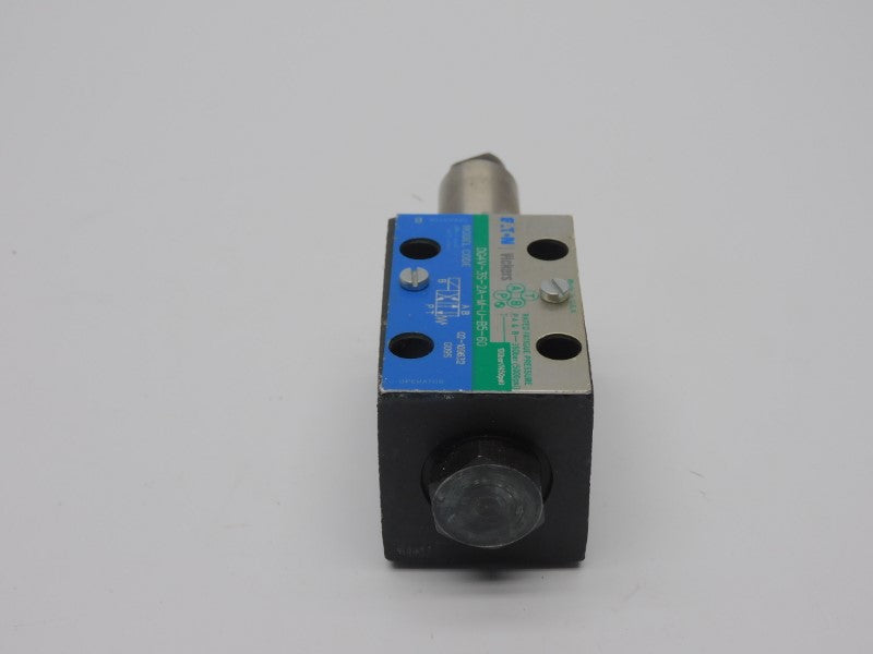 EATON DG4V3S2AMUB560 02-109632 5000PSI (AS PICTURED) NSNP