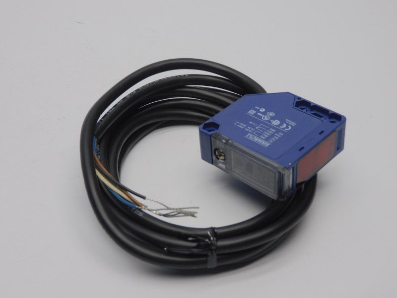 TELEMECANIQUE XUK0ARCTL2 24-240V 3A NSMP