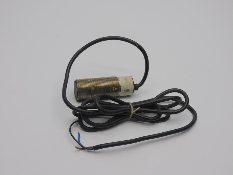 ALLEN BRADLEY 871C-P10A30 SER. A REV. B 10-30VDC UNMP
