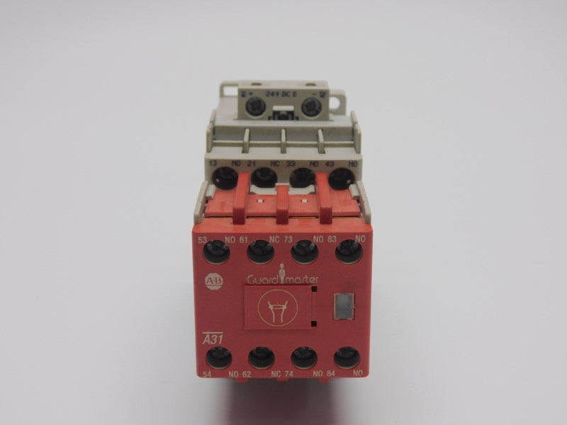 ALLEN BRADLEY 700S-CF620EJC SER. A 24VDC 25A UNMP
