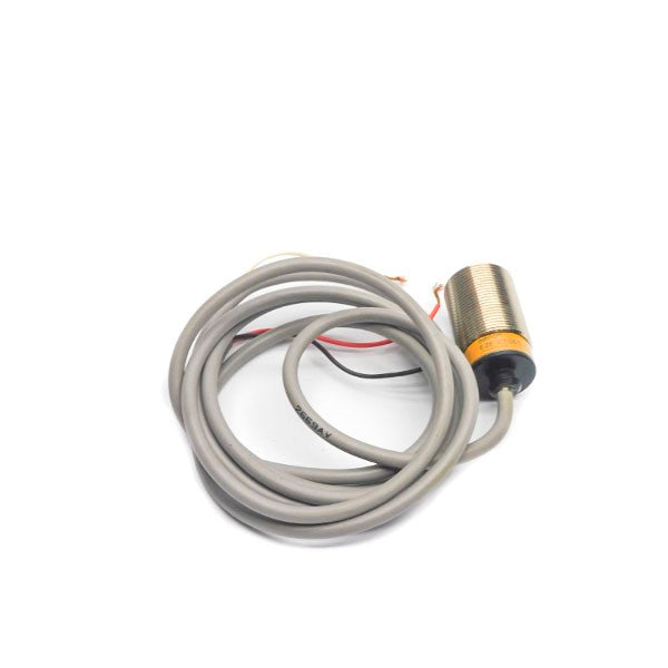 OMRON E2E-X10E1 12-24VDC UNMP