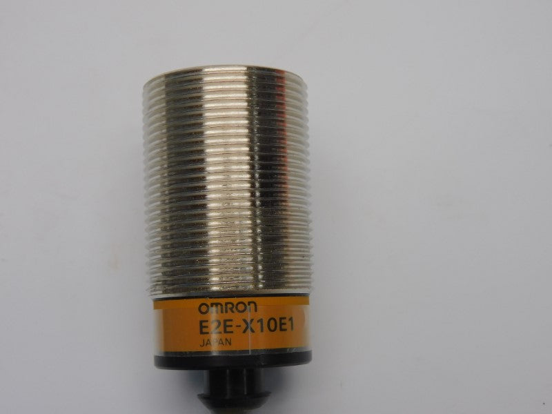 OMRON E2E-X10E1 12-24VDC UNMP