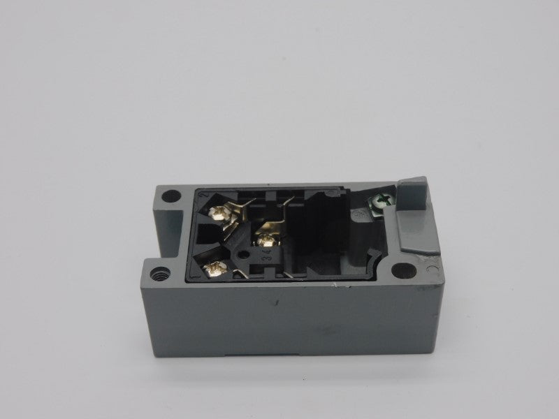 RECEPTACLE E51RA SER. A1 UNMP