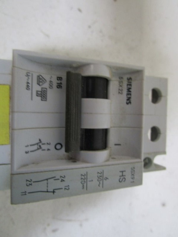 SIEMENS 5SX2216-6 CIRCUIT BREAKER 16A w/ 5SX91HS UNMP