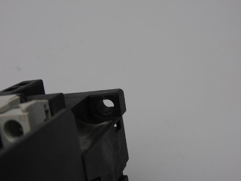 GENERAL ELECTRIC CL08A300M4 110/120V 110A UNMP