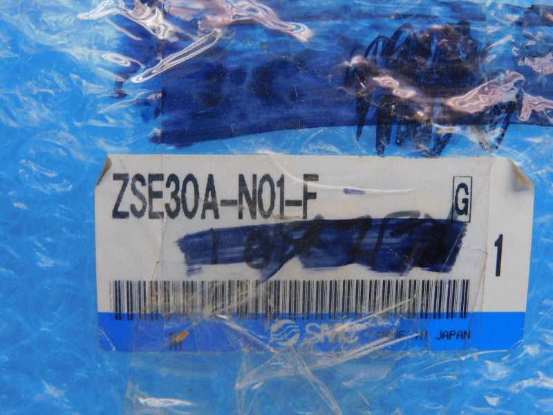 SMC ZSE30A-N01-F 12-24VDC NSMP