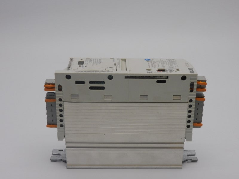 LENZE E82EV551S2B 230/240V 6.0A UNMP