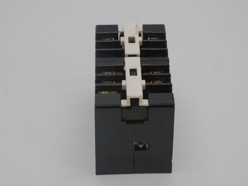 GENERAL ELECTRIC CR122A04002AA SER. A 115V 10A (AS PICTURED) NSNP