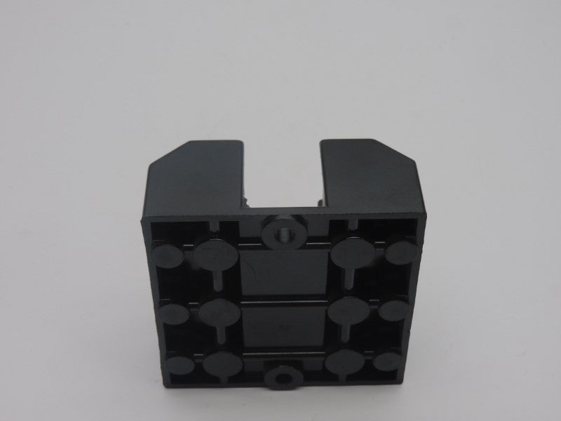 USD 581-G 250V 30A UNMP