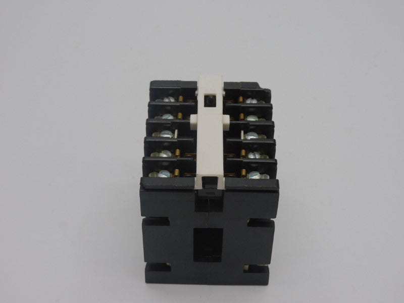 GENERAL ELECTRIC CR120A04002AA SER. A 115V 10A (AS PICTURED) UNMP