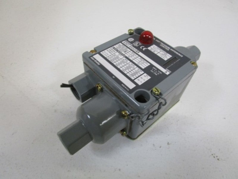 ALLEN BRADLEY 836T-D452JX9 SER. A  NSNP
