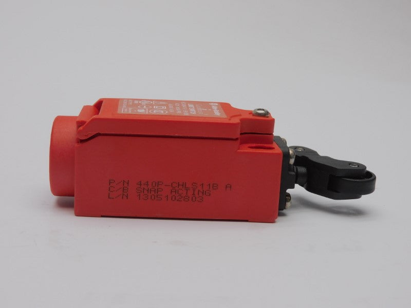 ALLEN BRADLEY 440P-CHLS11B SER. A 240V 3A (WH) NSMP