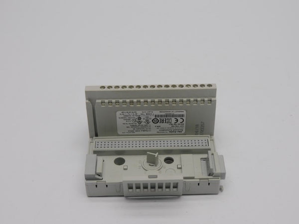 ALLEN BRADLEY 1794-TB3 SER. A 125VDC/AC 10A UNMP