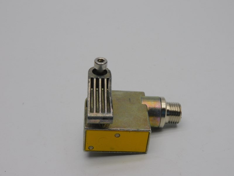 TURCK BIM-IKM-AZ3X2-B3131 W/ KLI3 1347190 20-250VAC NSNP
