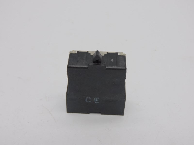 ALLEN BRADLEY 800M-XA7 SER. B 300VAC 10A NSNP