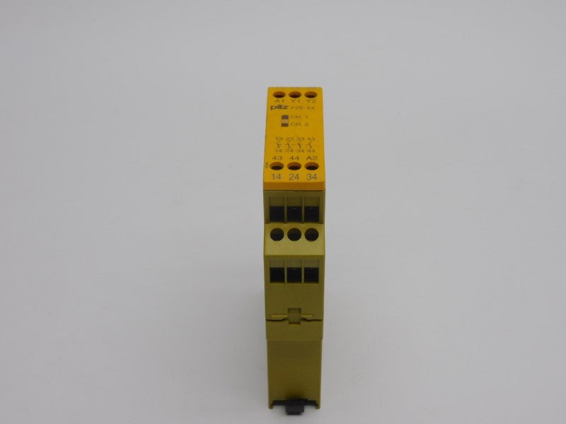PILZ PZE-X4-24VDC-4S 774585 24VDC 16A (AS PICTURED) UNMP