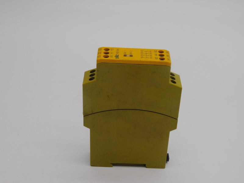 PILZ PZE-X4-24VDC-4S 774585 24VDC 16A (AS PICTURED) UNMP