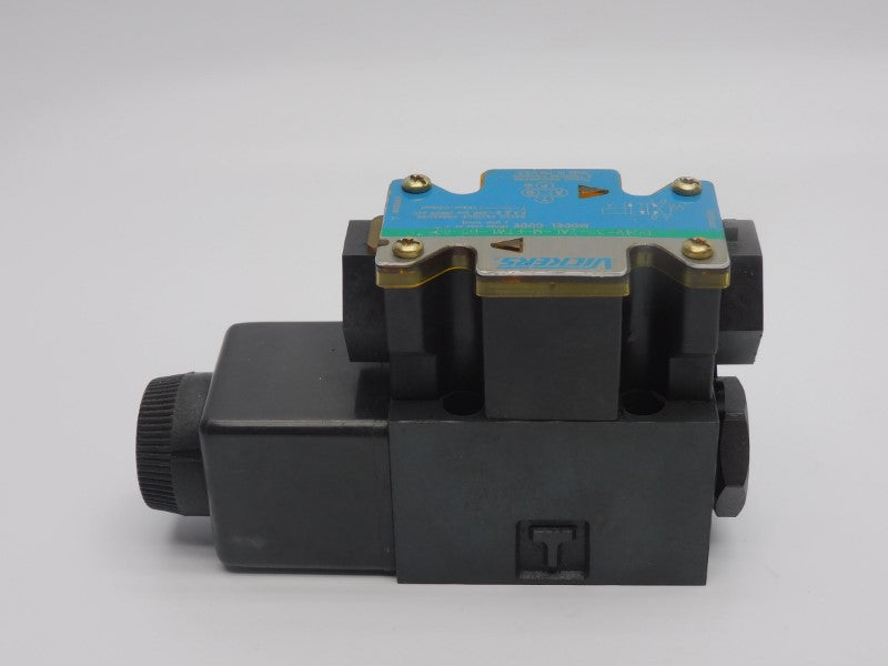 VICKERS DG4V3S2ALMFTWLB560 110/120V .46/.48A 1450PSI UNMP