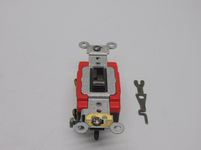 LEVITON 1221-2L 120/277VAC 20A NSMP
