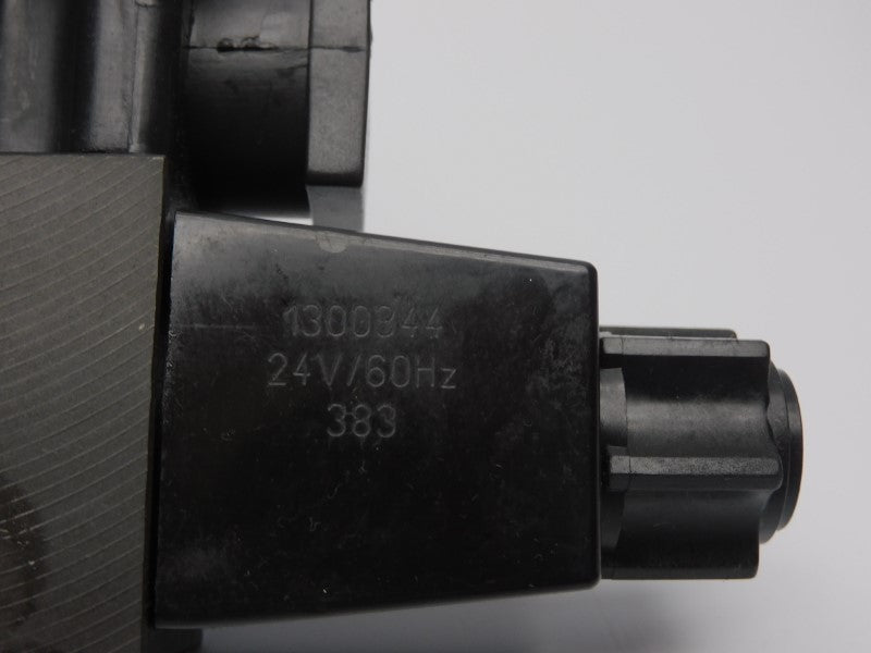 PARKER D1VW001CNRC 24V 2.7A 5000PSI NSMP