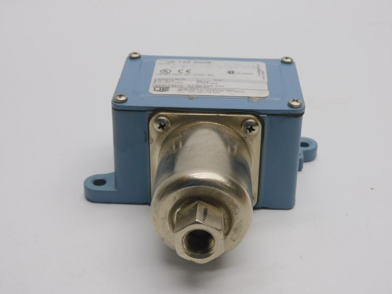 UNITED ELECTRIC J6-1429508 480VAC 15A 0-18PSI NSNP