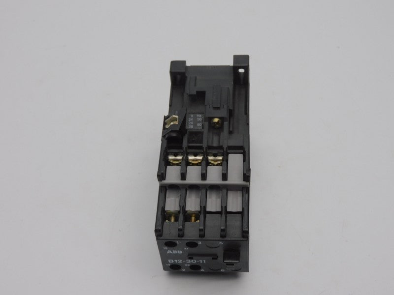ABB B12-30-11 24/28V 28A NSNP