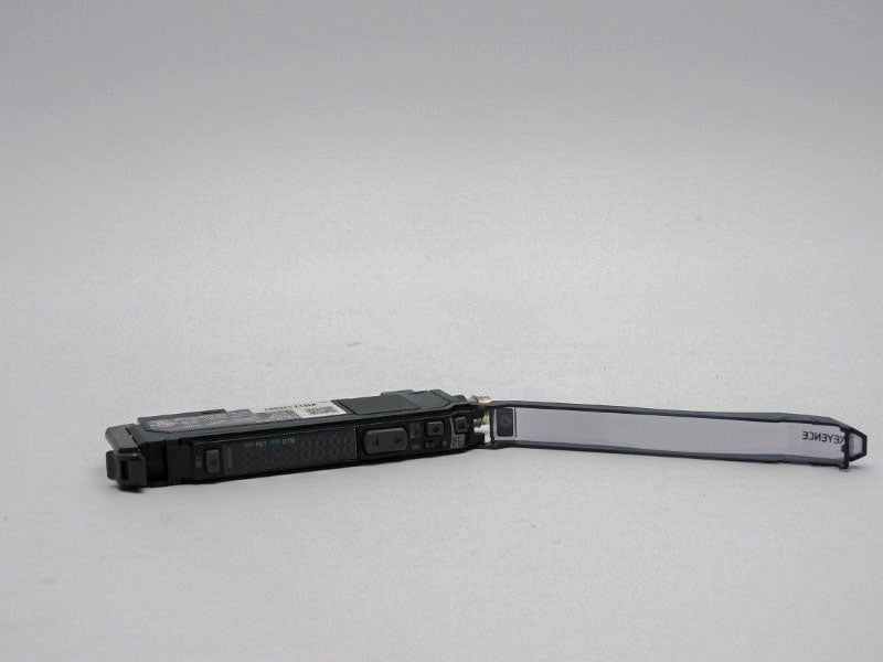 KEYENCE LV-N11CP***  10-30V NSMP