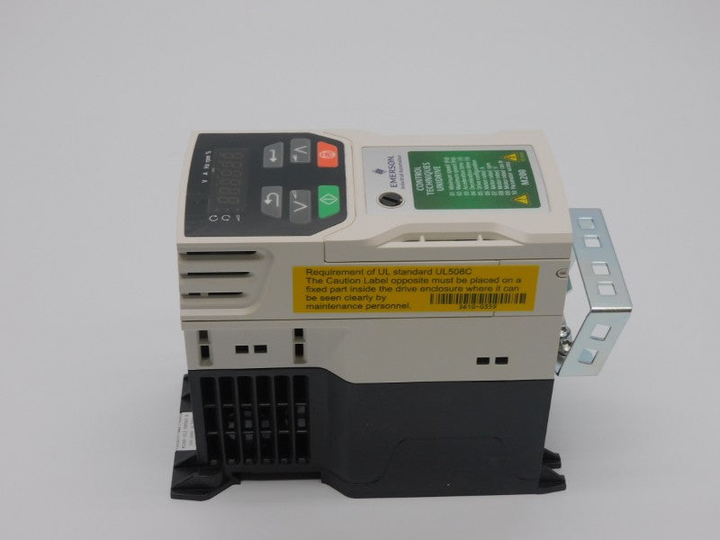 CONTROL TECHNIQUES M200-01200042A10100AB100 F/W 01.04.03.04 0-240V 10.4A NSMP