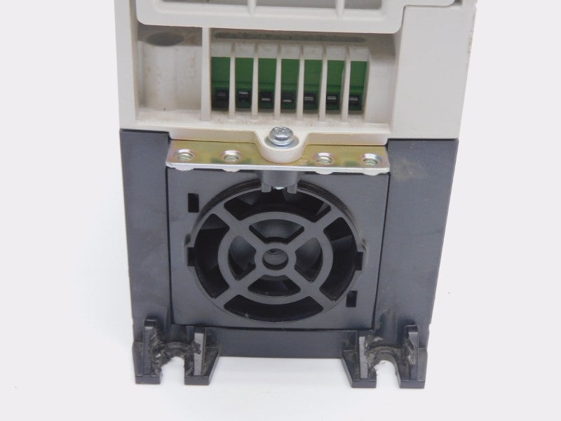 CONTROL TECHNIQUES M200-01200033A 0-240V 8.3A UNMP