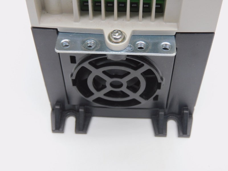CONTROL TECHNIQUES M200-01200017A 0-240V 4.5A UNMP