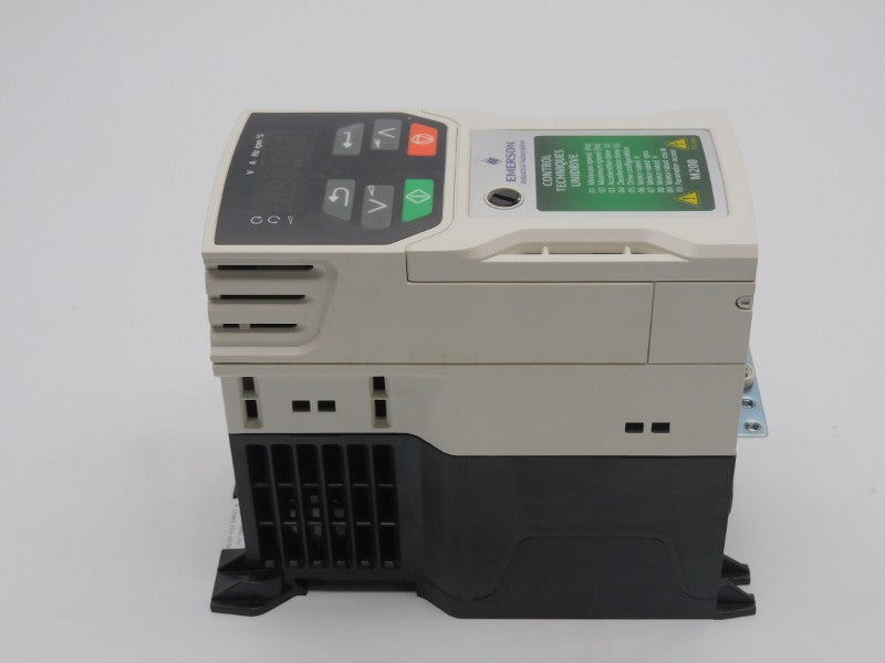 CONTROL TECHNIQUES M200-01200017A 0-240V 4.5A UNMP