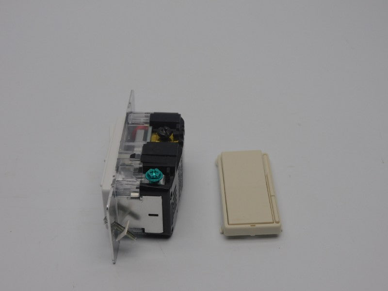 LEVITON DSL06-1TW 120VAC 2.5A NSMP