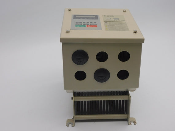 YASKAWA CIMR-VU4A0009GAA 400V 8.8/7.2A UNMP