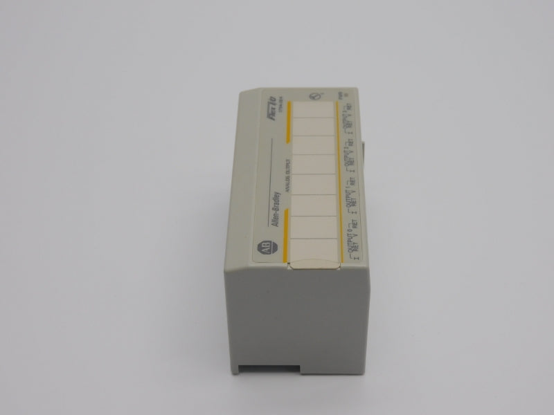 ALLEN BRADLEY 1794-OE4 SER. B REV. A01 24VDC NSNP