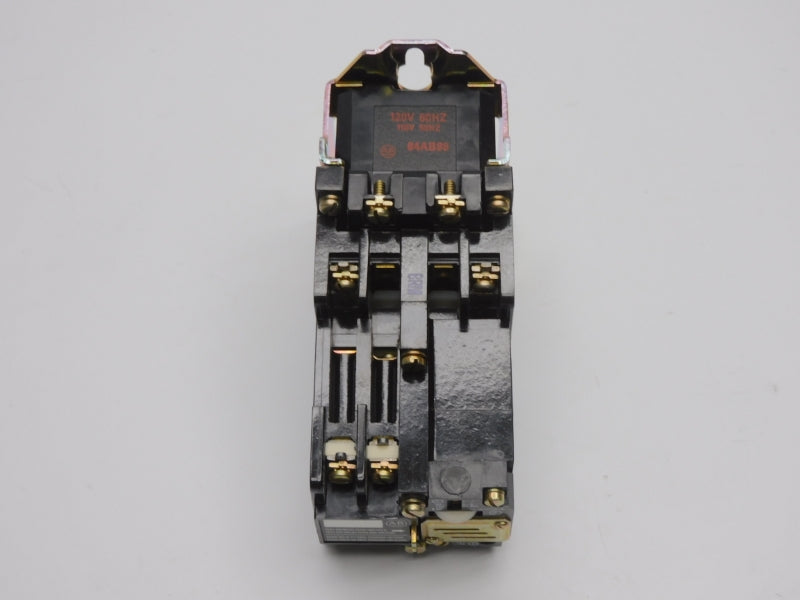 ALLEN BRADLEY 700-NT200A1 SER. C 110/120V 5A NSNP
