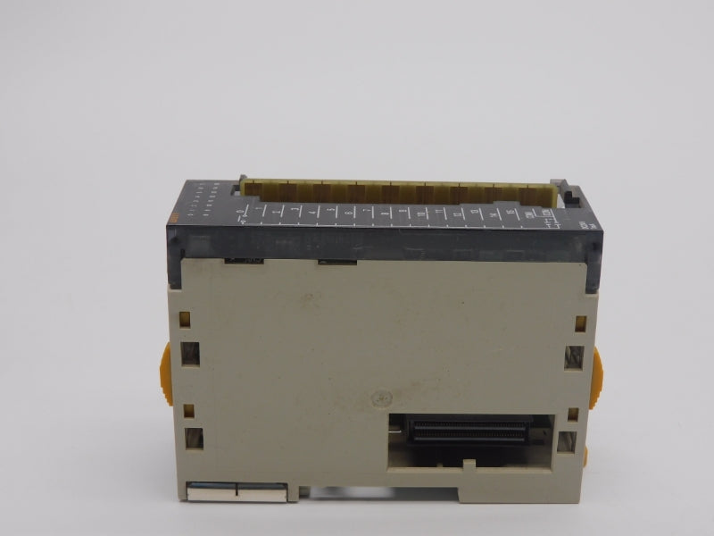 OMRON CJ1W-ID211(SL) 24VDC (NO TERMINAL) UNMP