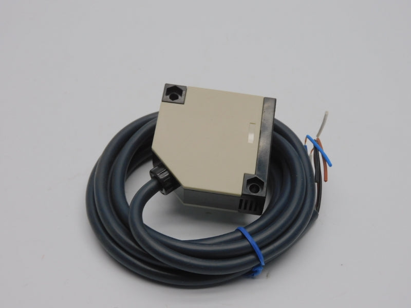 OMRON E3JK-R2M2 12-240VDC 2M NSMP