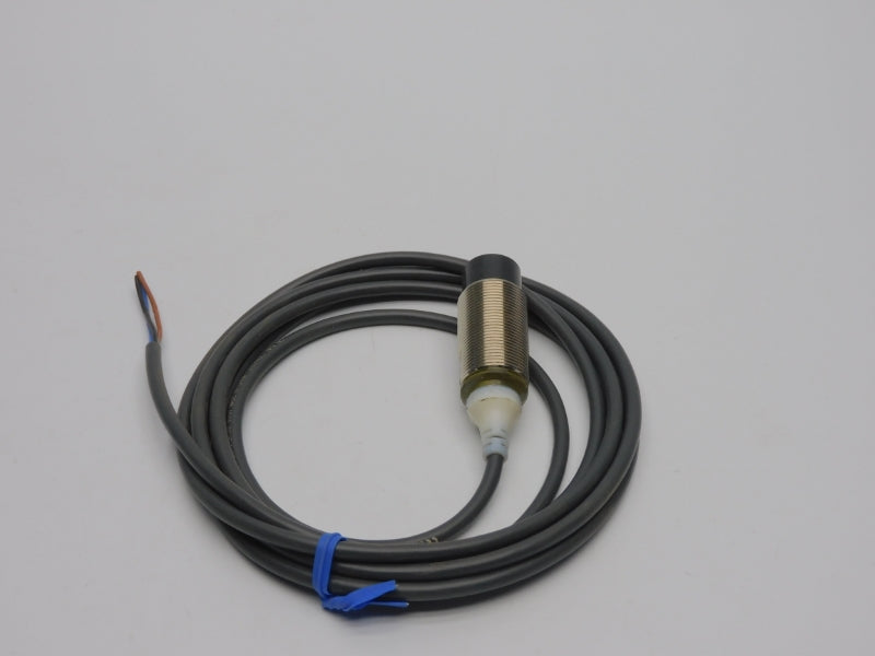 OMRON E2A-M18KN16-WP-C2 12-24VDC 5M NSNP