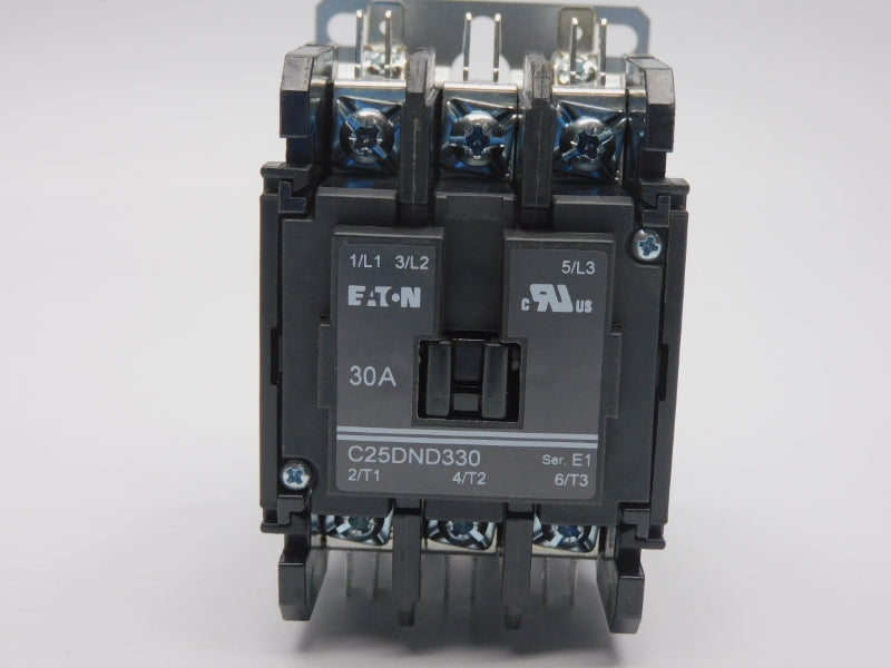 EATON C25DND330A SER. E1 110/120VAC 30A NSMP