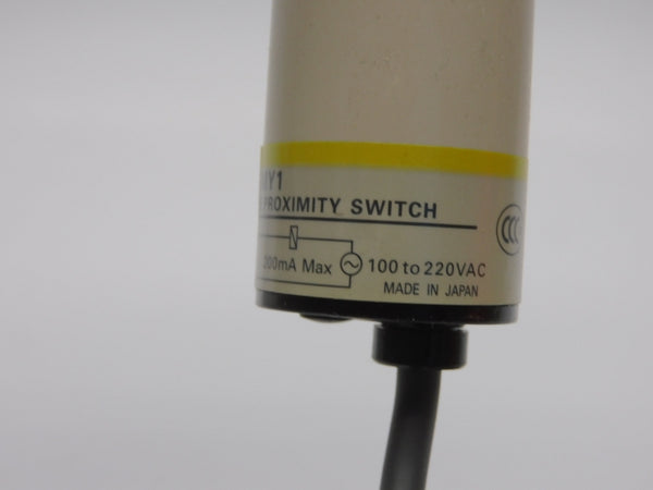 OMRON E2K-C25MY1 100-220VAC 2M NSMP