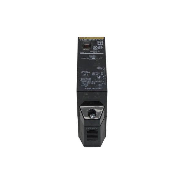 OMRON E3JM-R4M4-US 12-240VDC 3A UNMP
